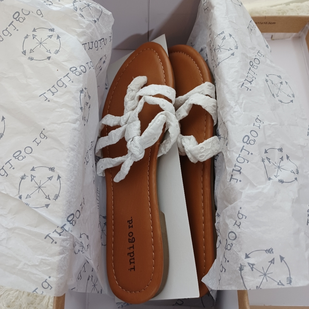 Eyelet Rope Sandals! - Picture 5 of 5